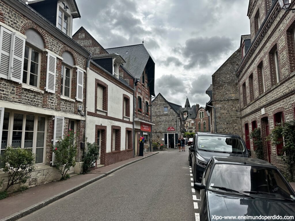 calle del centro de Veules-les-roses